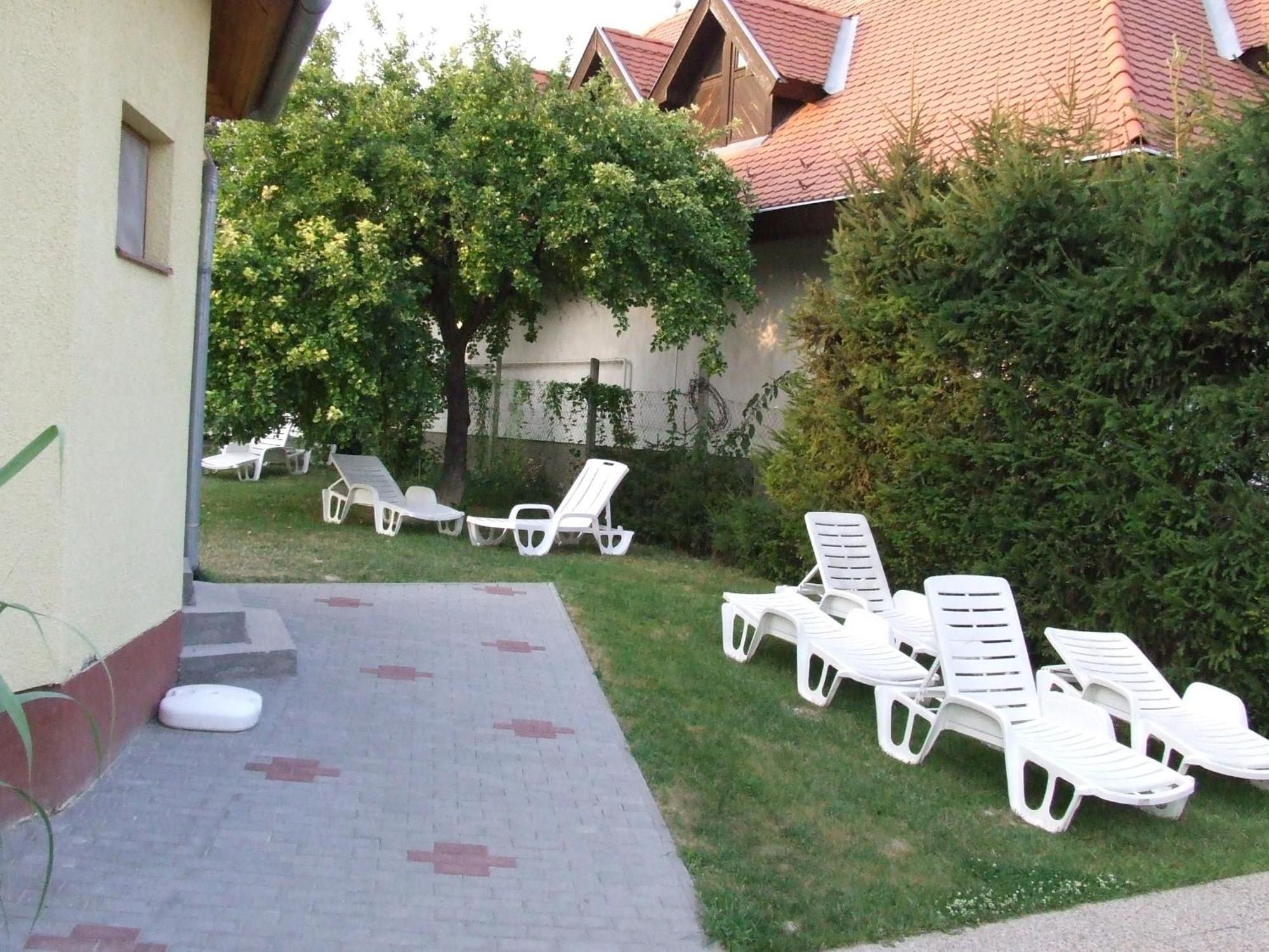 Erika Pension Keszthely Ngoại thất bức ảnh